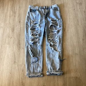 Ultra ripped/ high rise loose fit jeans